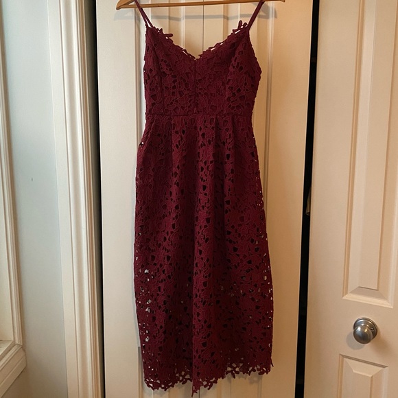❌SOLD❌ ASTR Burgundy Lace Midi Dress XS - Picture 3 of 7